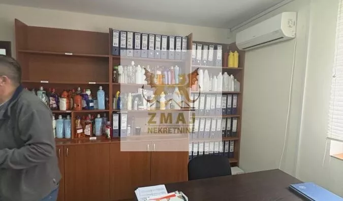 Poslovna zgrada | 4zida