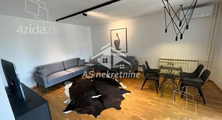 Četvoroiposoban stan | 4zida