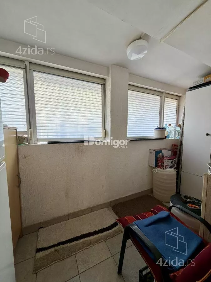 Četvoroiposoban stan | 4zida