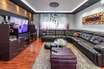 Ivana Milutinovića | 4zida.rs