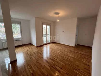 Kraljice Jelene | 4zida.rs