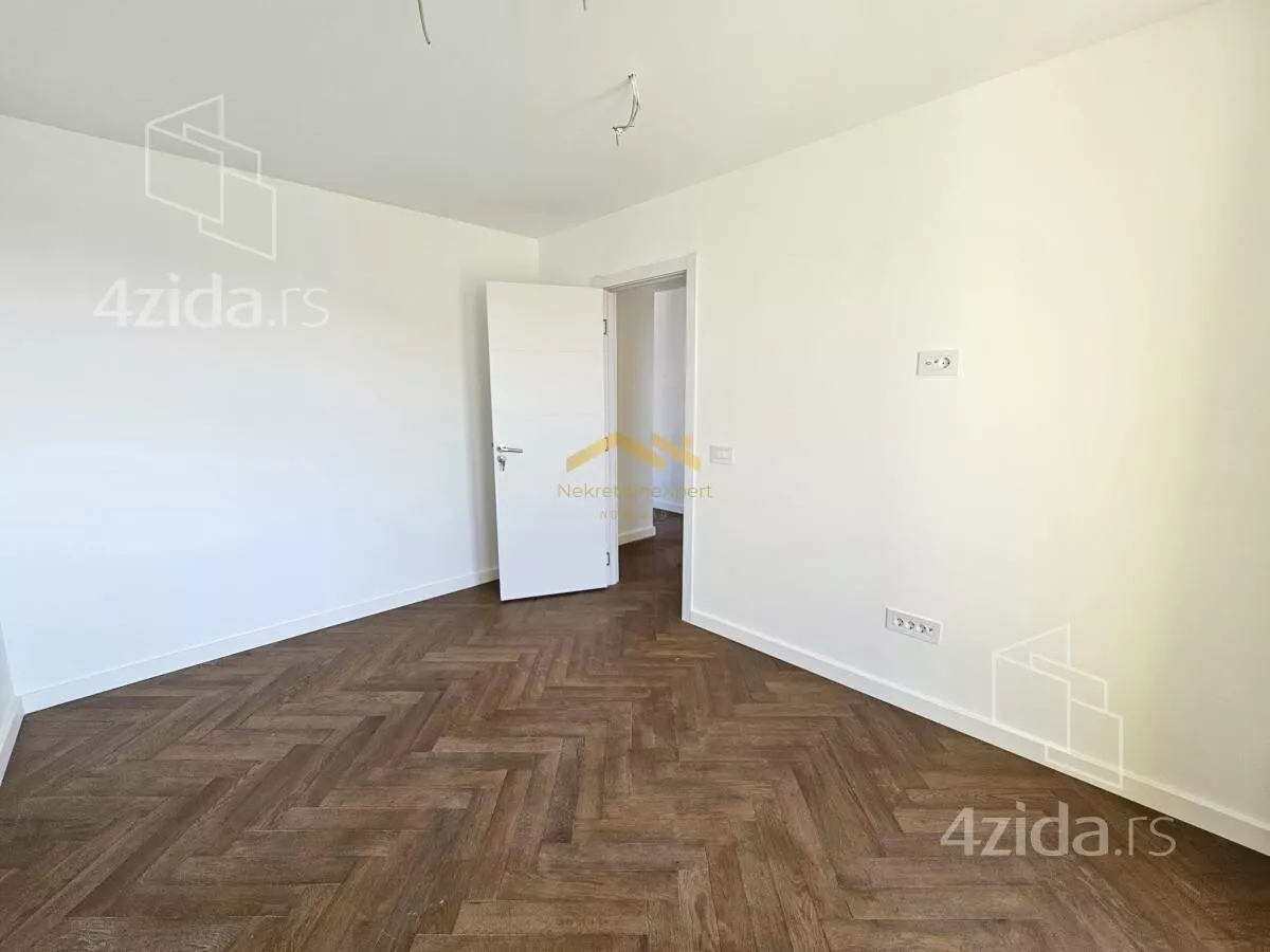 Četvoroiposoban stan | 4zida