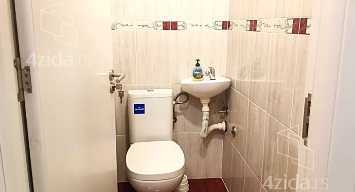 Troiposoban stan | 4zida