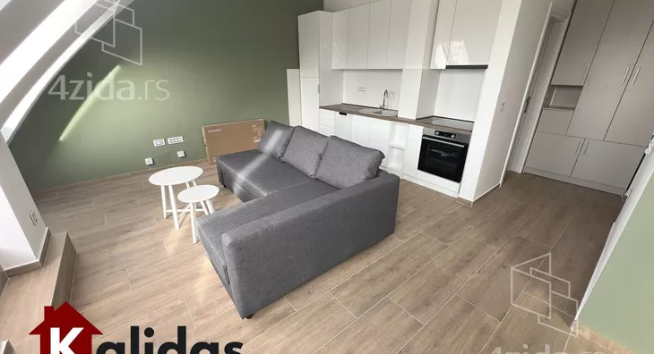 Šestosoban stan | 4zida