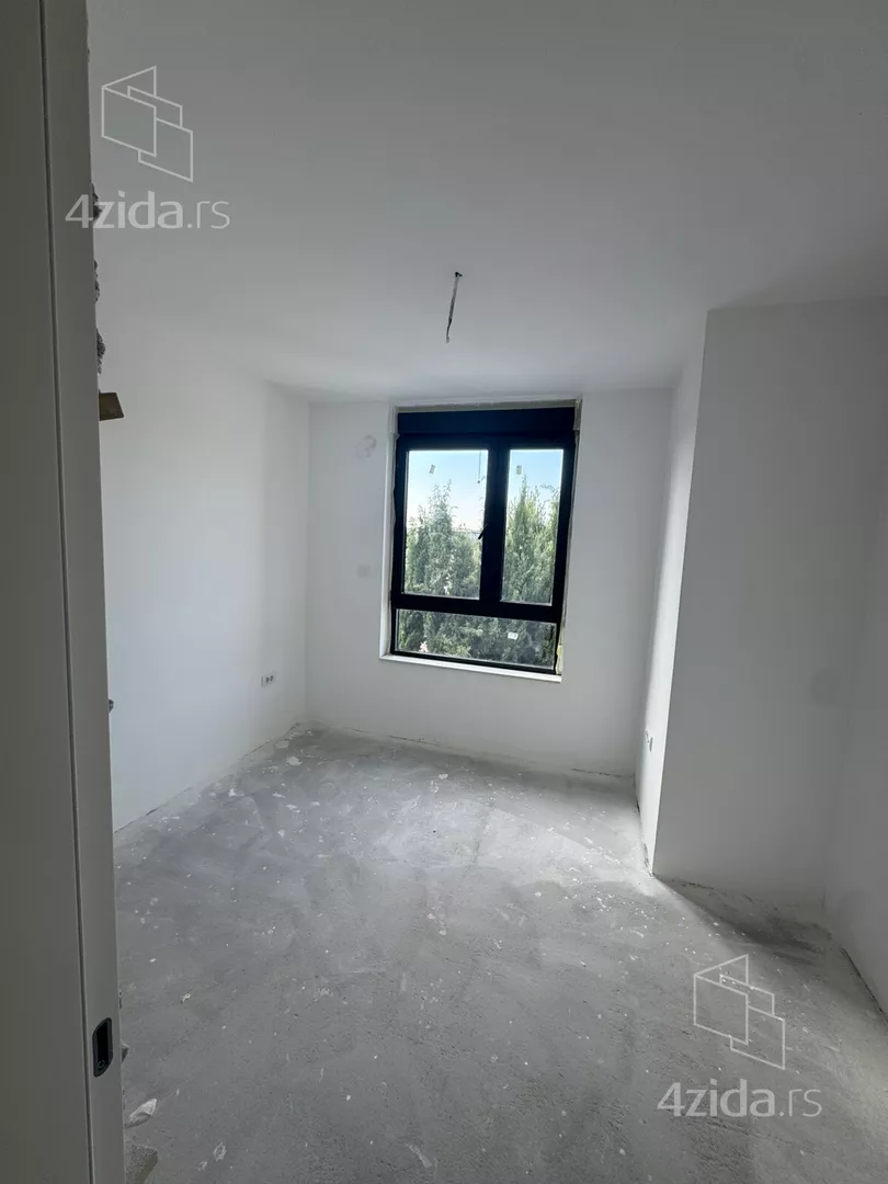Šestosoban stan | 4zida