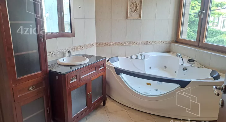 5-etažna kuća | 4zida