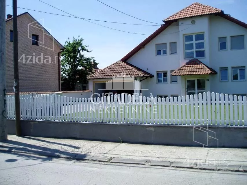 Kuća | 4zida