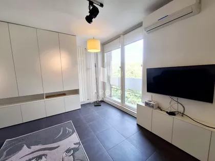 Ustanička | 4zida.rs