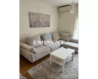 Gospodara Vučića | 4zida.rs