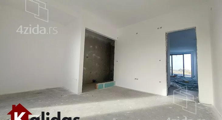 Šestosoban stan | 4zida