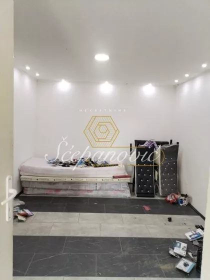 Lovćenac | 4zida.rs