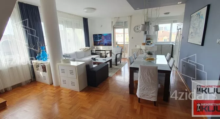 Šestosoban stan | 4zida