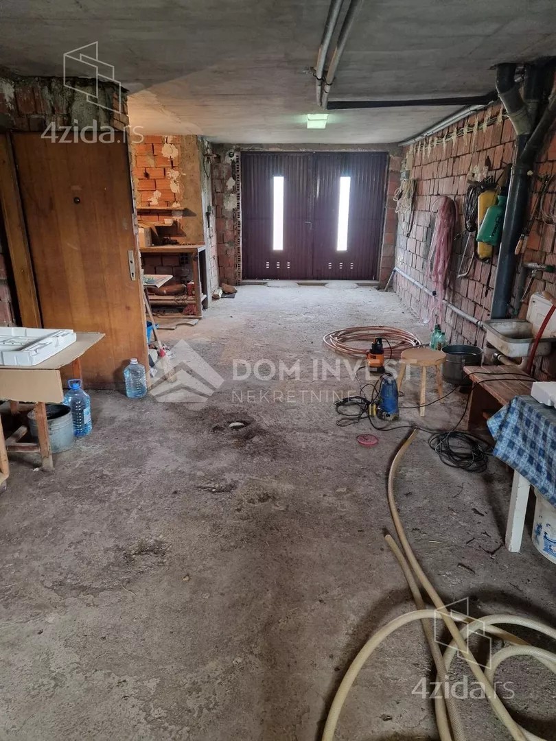 Četvoroiposoban stan | 4zida