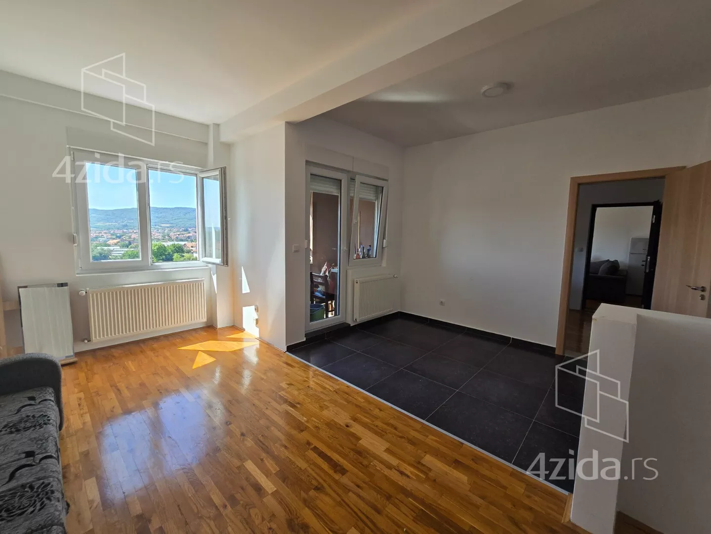 Četvoroiposoban stan | 4zida