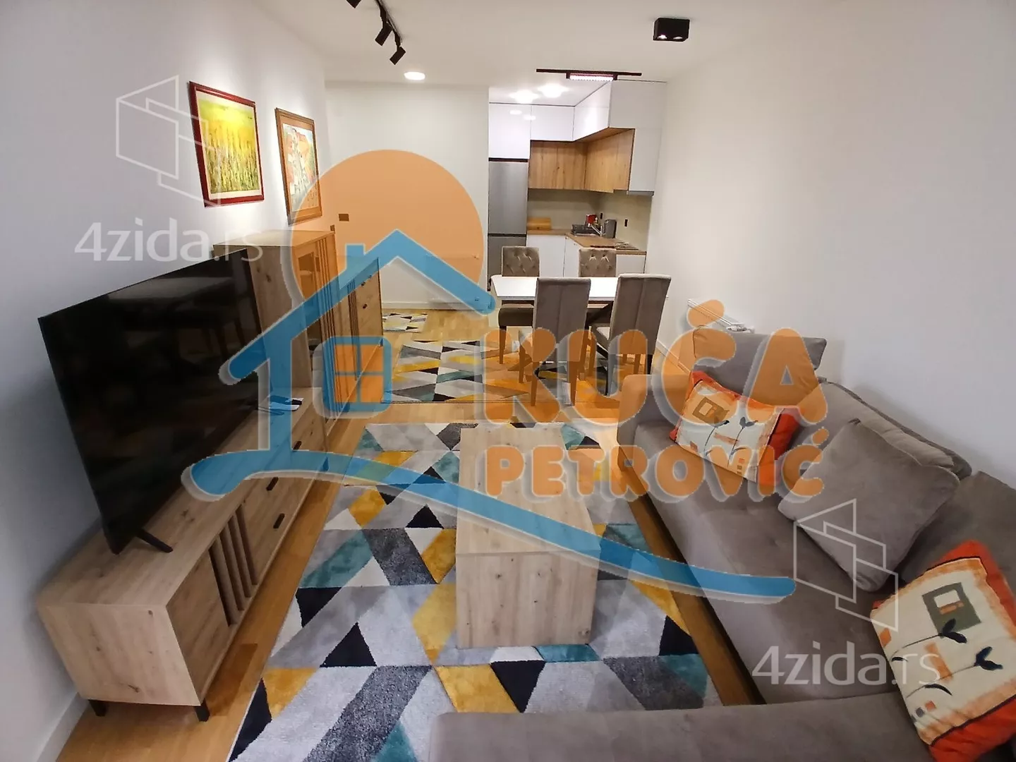 Jednoiposoban stan | 4zida