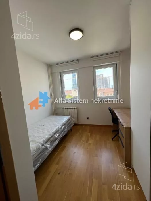 Četvoroiposoban stan | 4zida