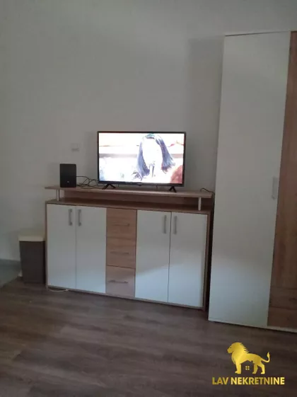 JADRANKE STOJAKOVIĆ | 4zida.rs