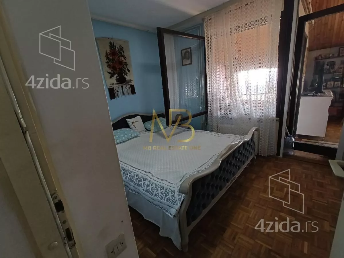 Četvoroiposoban stan | 4zida