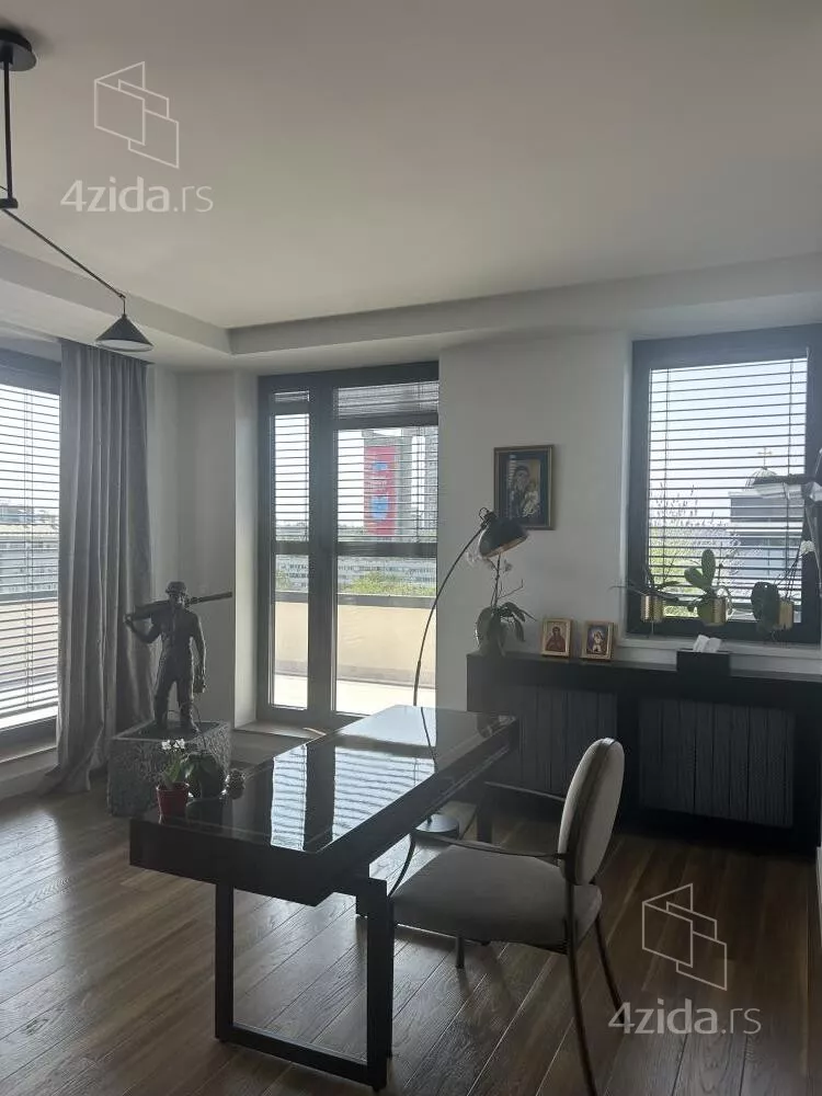 Petosoban stan | 4zida