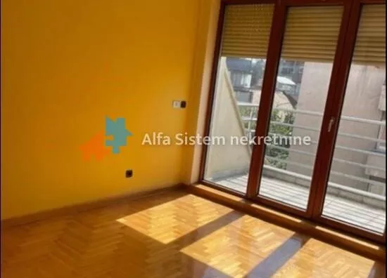 Šestosoban stan | 4zida