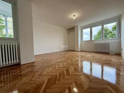 Dom Zdravlja | 4zida.rs