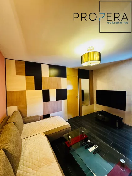 Nade Tomić | 4zida.rs