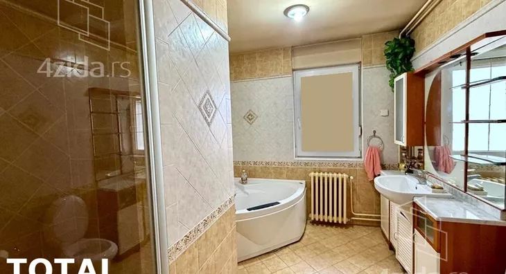 Petosoban stan | 4zida