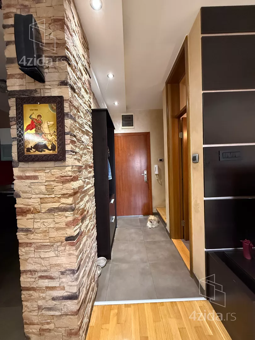 Četvoroiposoban stan | 4zida