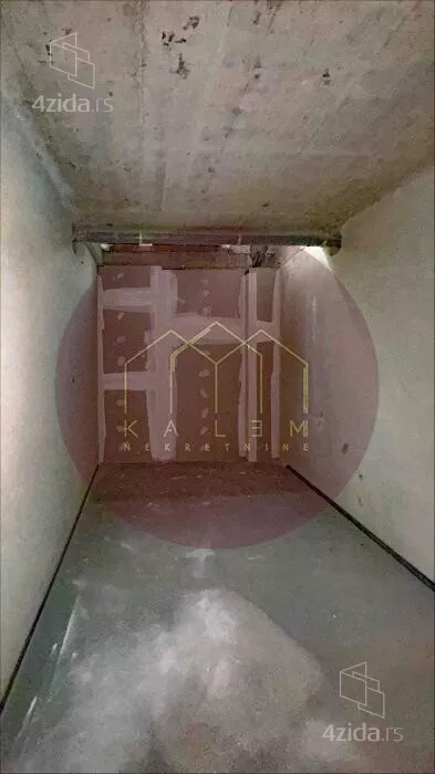 Poslovna zgrada | 4zida