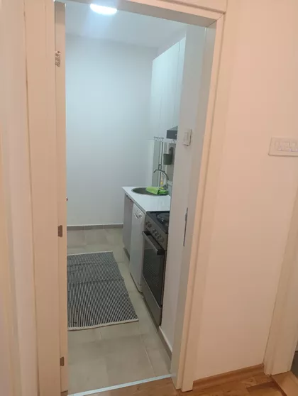 Dva Bela Goluba 14 | 4zida.rs