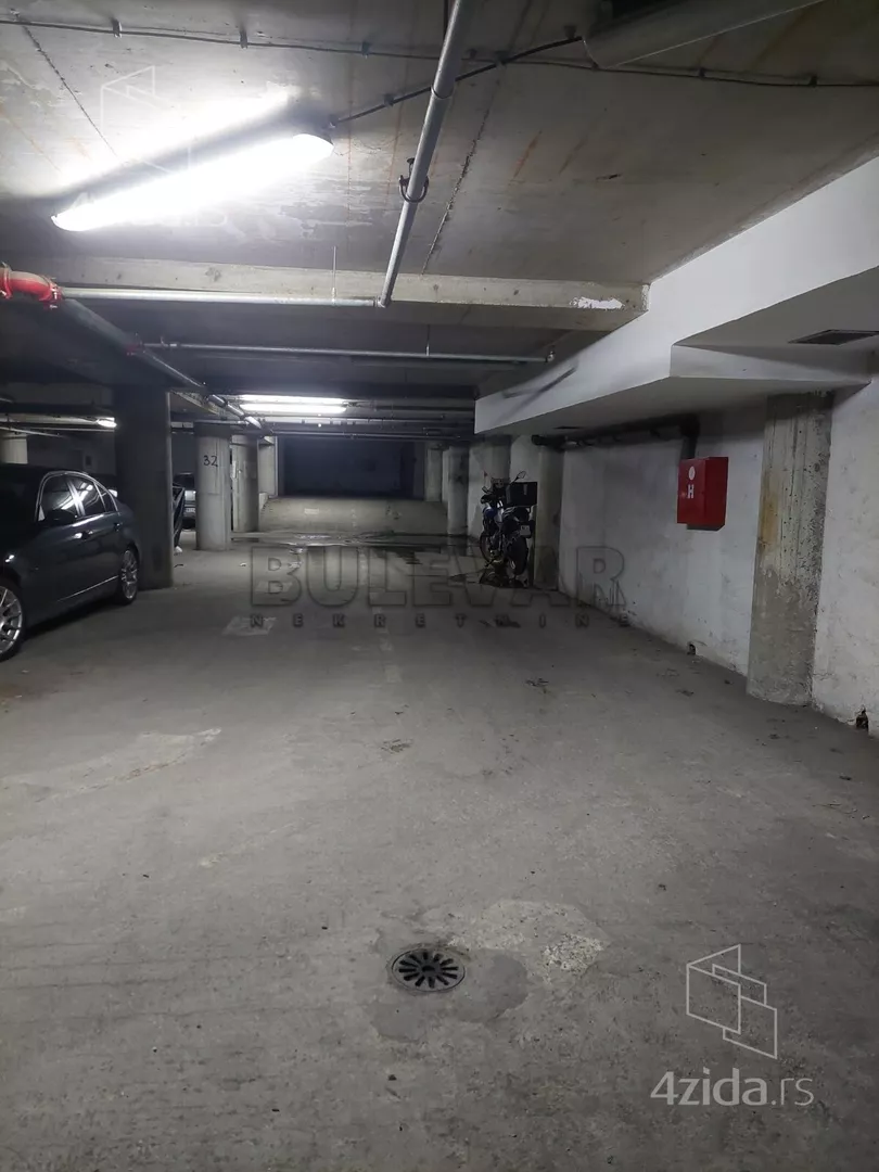 Garaža | 4zida