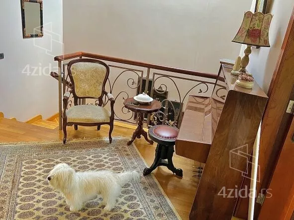 Šestosoban stan | 4zida