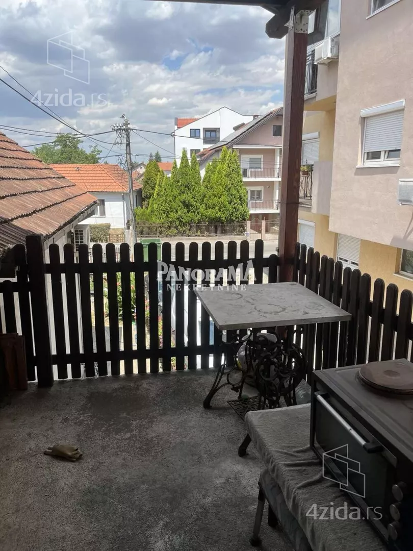 Petosoban stan | 4zida