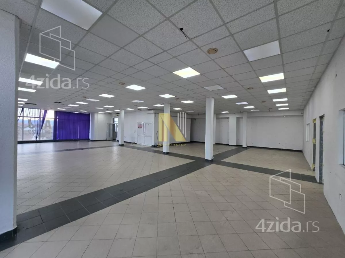 Poslovna zgrada | 4zida