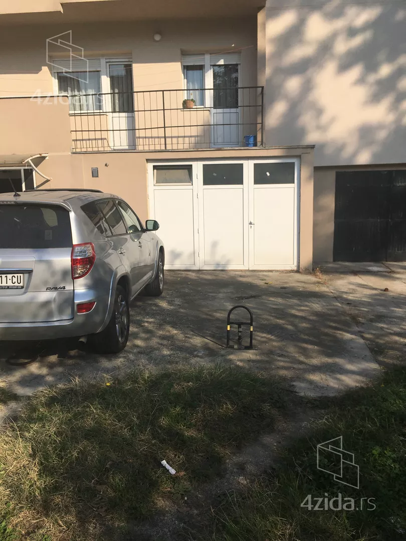 Garaža | 4zida