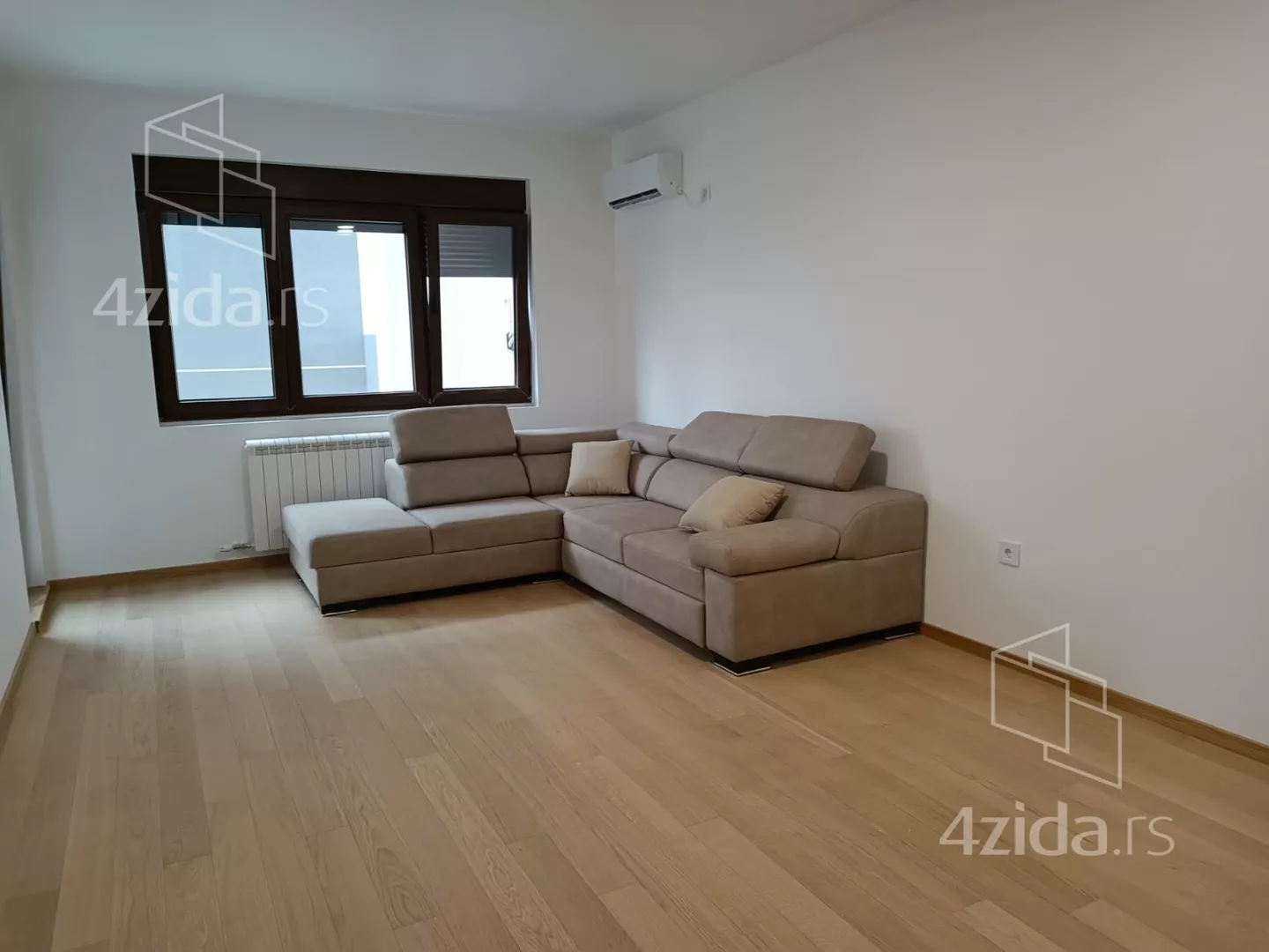 Troiposoban stan | 4zida