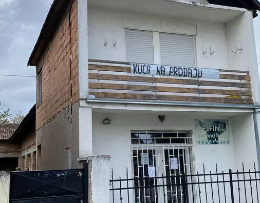 Lokal | 4zida