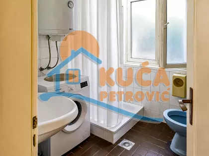 Učitelj Tasina | 4zida.rs