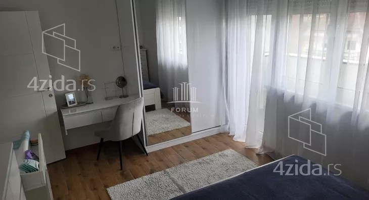 Četvoroiposoban stan | 4zida