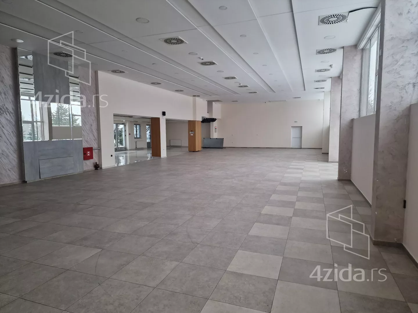 Poslovni prostor | 4zida