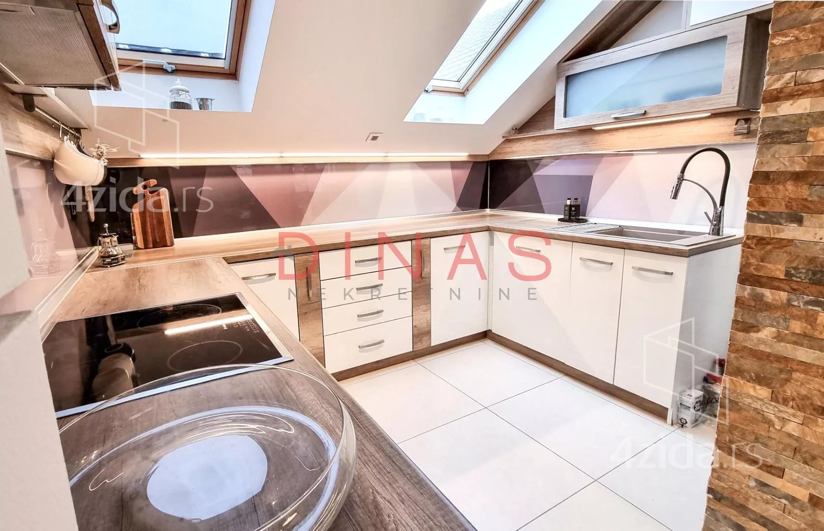 Petosoban stan | 4zida