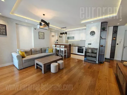 KAPIJE VRAČARA | 4zida.rs