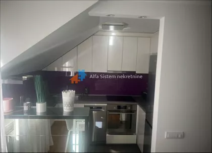 Vukov Spomenik | 4zida.rs