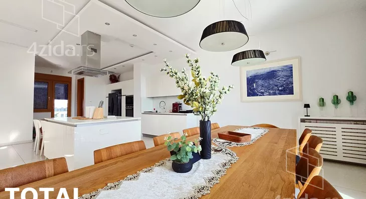 Sedmosoban stan | 4zida