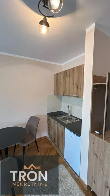 Nemanjina | 4zida.rs