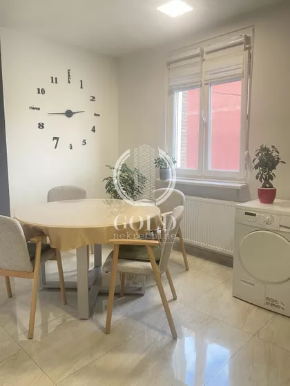 Marije Bursać | 4zida.rs