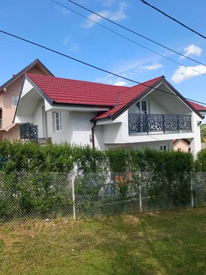 Višnje 11 | 4zida.rs