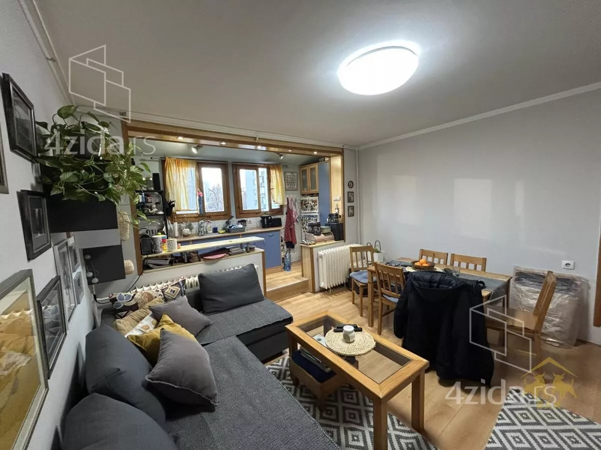 Dvoiposoban stan | 4zida