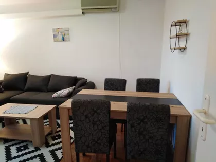 EMANUELA JANKOVICA | 4zida.rs