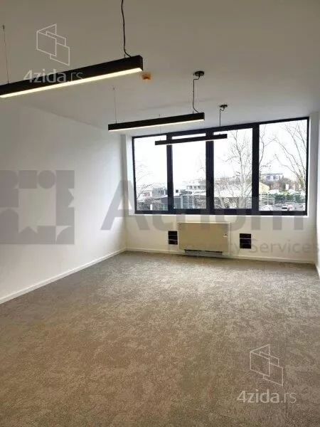 Poslovna zgrada | 4zida